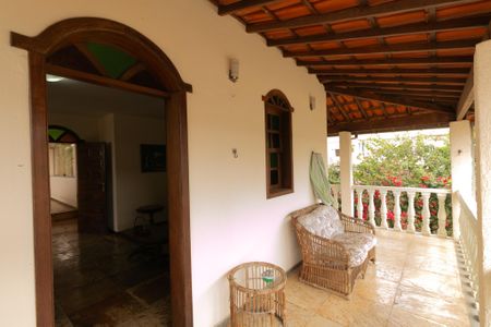 Casa de condomínio à venda com 625m², 5 quartos e 4 vagasVaranda da Sala de TV