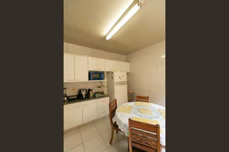 Casa de condomínio à venda com 625m², 5 quartos e 4 vagasCozinha