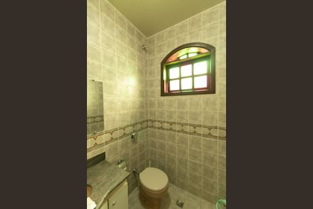 Casa de condomínio à venda com 625m², 5 quartos e 4 vagasLavabo