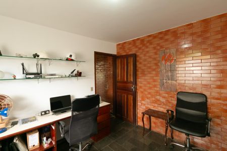 Casa de condomínio à venda com 625m², 5 quartos e 4 vagasEscritório