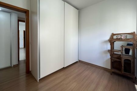 Apartamento à venda com 105m², 3 quartos e 3 vagasQuarto 3