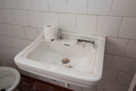 Casa à venda com 417m², 5 quartos e 3 vagasCasa 3 - Banheiro