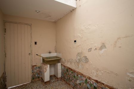 Casa à venda com 417m², 5 quartos e 3 vagasCasa 4 - Área de Serviço