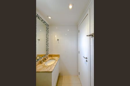 Apartamento à venda com 210m², 4 quartos e 3 vagasBanheiro da Suíte 2