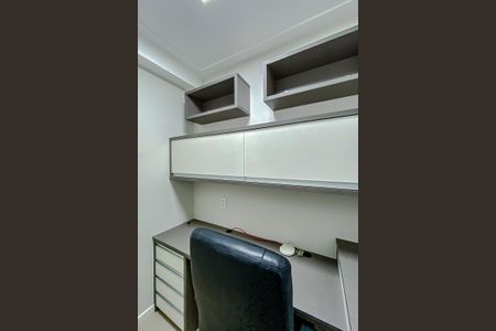 Apartamento à venda com 210m², 4 quartos e 3 vagasEscritório