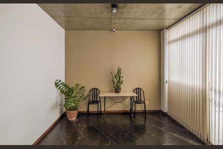 Apartamento à venda com 180m², 4 quartos e 2 vagas Apartamento à venda com 180m², 4 quartos e 2 vagasHall de entrada