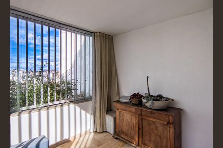 Apartamento à venda com 180m², 4 quartos e 2 vagas Apartamento à venda com 180m², 4 quartos e 2 vagasCobertura