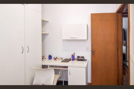 Apartamento à venda com 180m², 4 quartos e 2 vagas Apartamento à venda com 180m², 4 quartos e 2 vagasQuarto 3