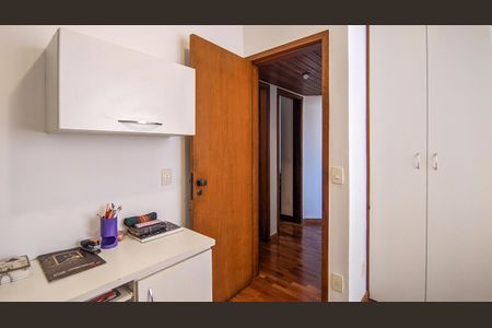 Apartamento à venda com 180m², 4 quartos e 2 vagas Apartamento à venda com 180m², 4 quartos e 2 vagasQuarto 3