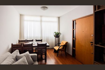 Apartamento à venda com 180m², 4 quartos e 2 vagas Apartamento à venda com 180m², 4 quartos e 2 vagasSala