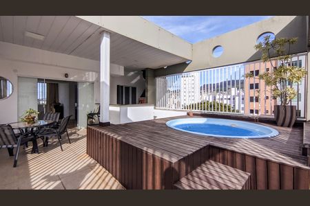 Apartamento à venda com 180m², 4 quartos e 2 vagas Apartamento à venda com 180m², 4 quartos e 2 vagasCobertura