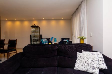 Apartamento à venda com 72m², 2 quartos e 2 vagasSala