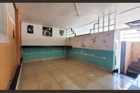 Casa à venda com 220m², 2 quartos e 6 vagas Casa à venda com 220m², 2 quartos e 6 vagasSubsolo