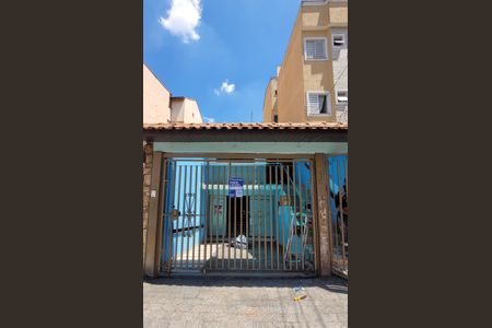 Casa à venda com 220m², 2 quartos e 6 vagas Casa à venda com 220m², 2 quartos e 6 vagasFachada