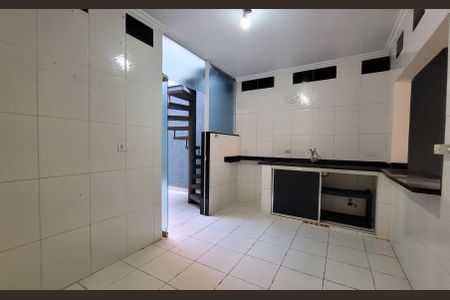 Casa à venda com 220m², 2 quartos e 6 vagas Casa à venda com 220m², 2 quartos e 6 vagasCozinha