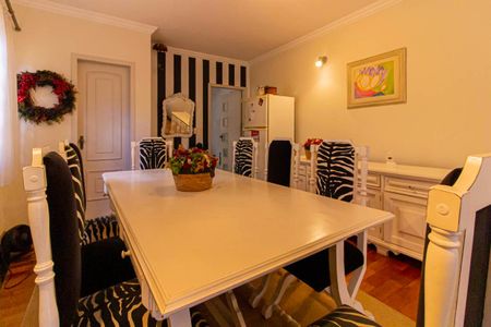 Casa à venda com 181m², 3 quartos e 3 vagas Casa à venda com 181m², 3 quartos e 3 vagasSala de Jantar