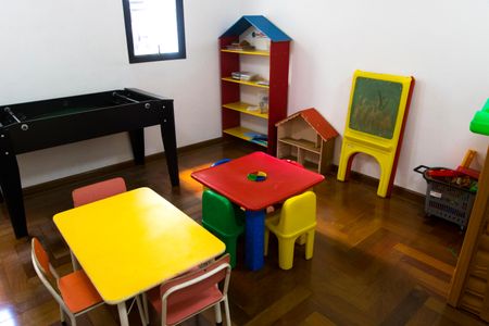 Apartamento à venda com 220m², 4 quartos e 3 vagas Apartamento à venda com 220m², 4 quartos e 3 vagasÁrea comum