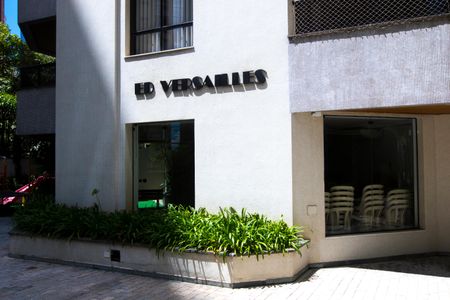 Apartamento à venda com 220m², 4 quartos e 3 vagas Apartamento à venda com 220m², 4 quartos e 3 vagasFachada