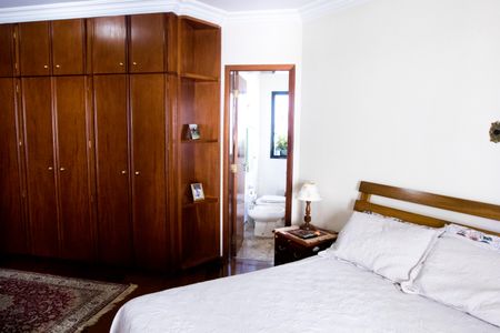 Apartamento à venda com 220m², 4 quartos e 3 vagas Apartamento à venda com 220m², 4 quartos e 3 vagasQuarto 3