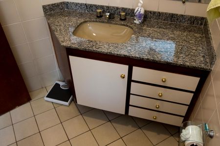 Apartamento à venda com 220m², 4 quartos e 3 vagas Apartamento à venda com 220m², 4 quartos e 3 vagasBanheiro do Quarto 1