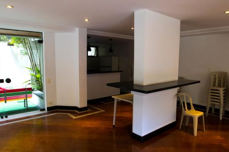 Apartamento à venda com 220m², 4 quartos e 3 vagas Apartamento à venda com 220m², 4 quartos e 3 vagasÁrea comum
