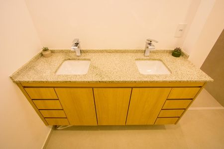 Apartamento à venda com 90m², 2 quartos e 1 vagaBanheiro do quarto 1