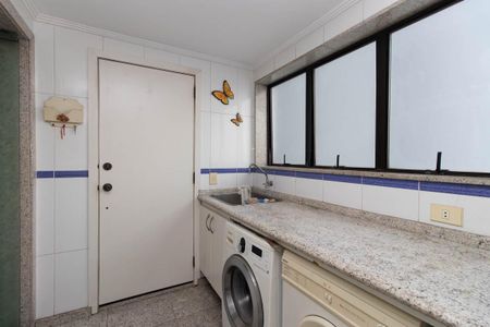 Apartamento à venda com 112m², 3 quartos e 2 vagas Apartamento à venda com 112m², 3 quartos e 2 vagasÁrea de Serviço