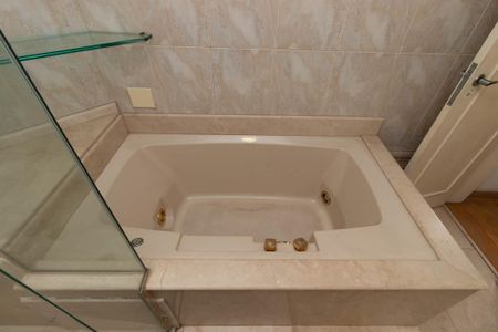 Apartamento à venda com 112m², 3 quartos e 2 vagas Apartamento à venda com 112m², 3 quartos e 2 vagasBanheiro da Suíte