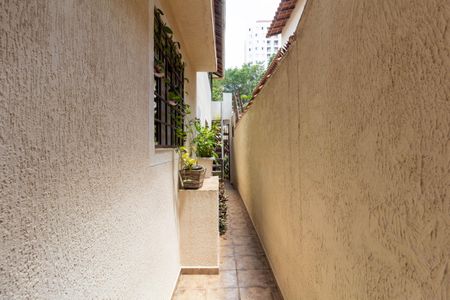 Casa à venda com 177m², 3 quartos e 3 vagas Casa à venda com 177m², 3 quartos e 3 vagasCorredor externo