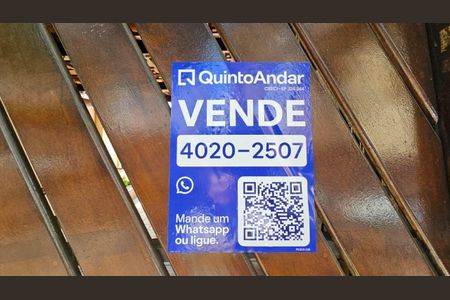 Casa à venda com 177m², 3 quartos e 3 vagas Casa à venda com 177m², 3 quartos e 3 vagasFachada e placa