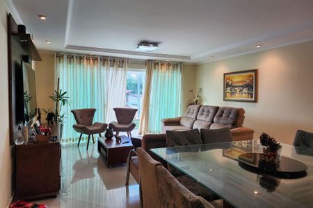 Casa à venda com 250m², 3 quartos e 6 vagasSala