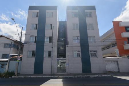 Apartamento à venda com 75m², 3 quartos e 1 vaga Apartamento à venda com 75m², 3 quartos e 1 vagaFachada