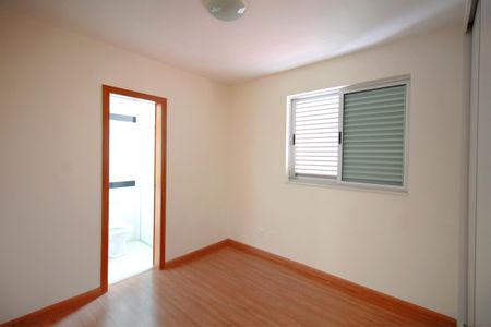 Apartamento à venda com 75m², 2 quartos e 2 vagasSuite 1