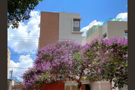 Apartamento à venda com 75m², 2 quartos e 2 vagas Apartamento à venda com 75m², 2 quartos e 2 vagasFachada