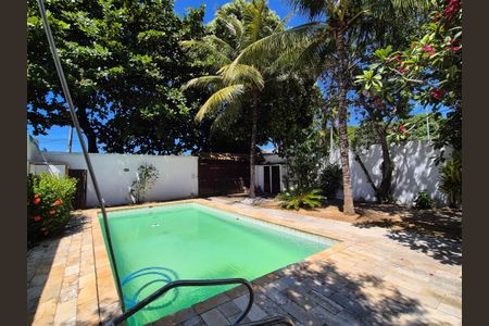 Casa à venda com 470m², 3 quartos e 3 vagas Casa à venda com 470m², 3 quartos e 3 vagasÁrea externa