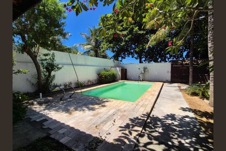 Casa à venda com 470m², 3 quartos e 3 vagas Casa à venda com 470m², 3 quartos e 3 vagasÁrea externa