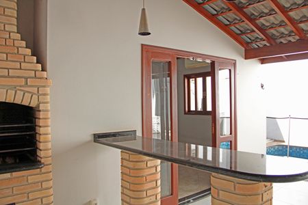 Casa de condomínio para alugar com 180m², 3 quartos e 4 vagasÁrea Gourmet