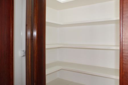 Casa de condomínio para alugar com 180m², 3 quartos e 4 vagasDespensa