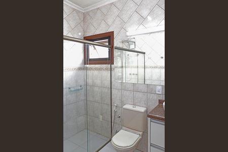 Casa de condomínio para alugar com 180m², 3 quartos e 4 vagasBanheiro - Quarto 2