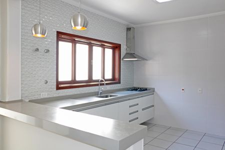 Casa de condomínio para alugar com 180m², 3 quartos e 4 vagasCozinha