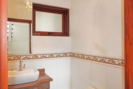 Casa de condomínio para alugar com 180m², 3 quartos e 4 vagasLavabo