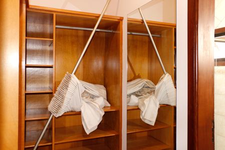 Casa de condomínio para alugar com 180m², 3 quartos e 4 vagasCloset - Quarto 2