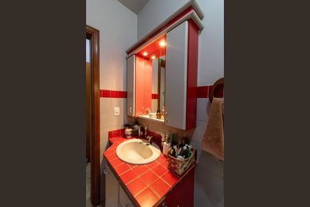 Casa à venda com 440m², 5 quartos e 4 vagas Casa à venda com 440m², 5 quartos e 4 vagasQuarto 3