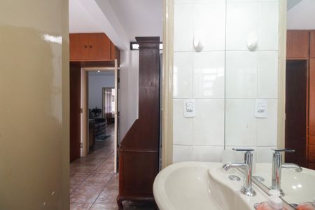 Casa à venda com 225m², 2 quartos e 1 vagaBanheiro Suíte 2