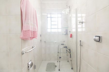 Casa à venda com 225m², 2 quartos e 1 vagaBanheiro Suíte 1