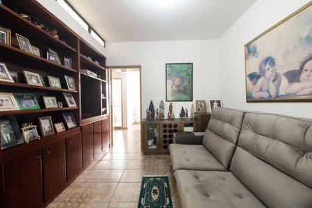 Casa à venda com 225m², 2 quartos e 1 vagaHall de Acesso aos Quartos - Sala de TV