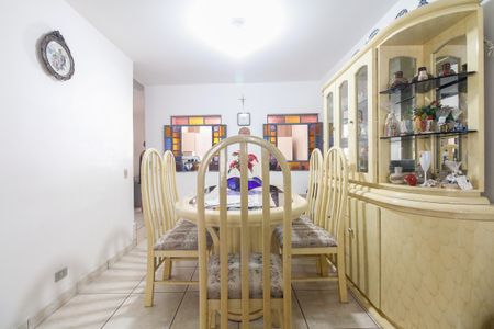 Casa à venda com 225m², 2 quartos e 1 vagaSala 