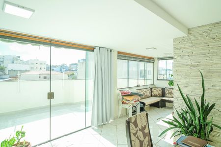 Apartamento à venda com 161m², 4 quartos e sem vagaVaranda
