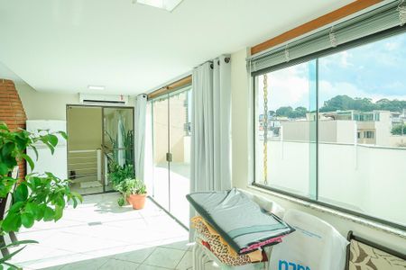 Apartamento à venda com 161m², 4 quartos e sem vagaVaranda