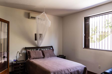 Casa à venda com 450m², 4 quartos e 4 vagasSuíte 1